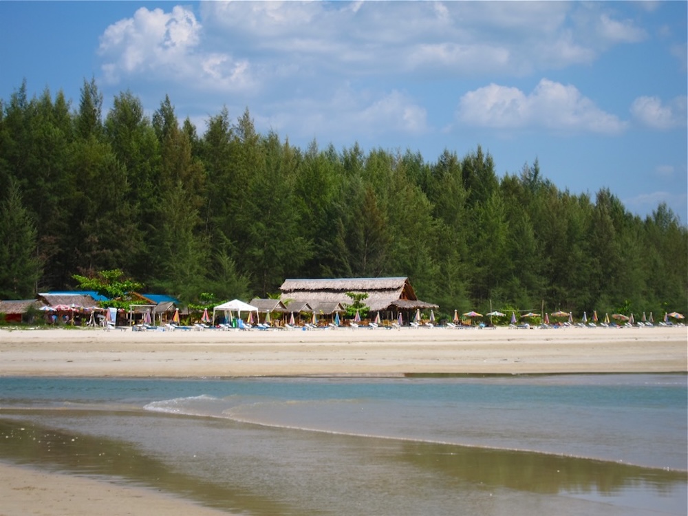 Memories Bar am Pakarang Cape