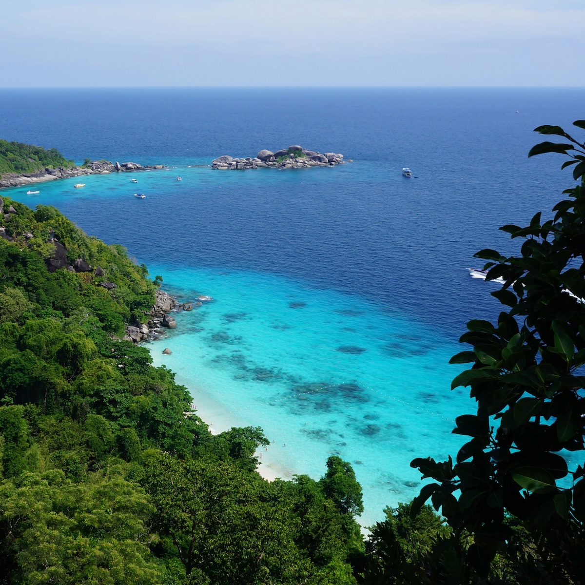 Geschützte Bucht im Mu Ko Similan Nationalpark