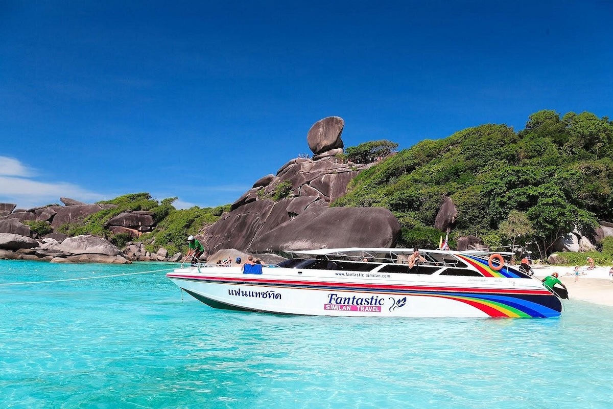 Speedboot während einer Similan Islands Tagestour